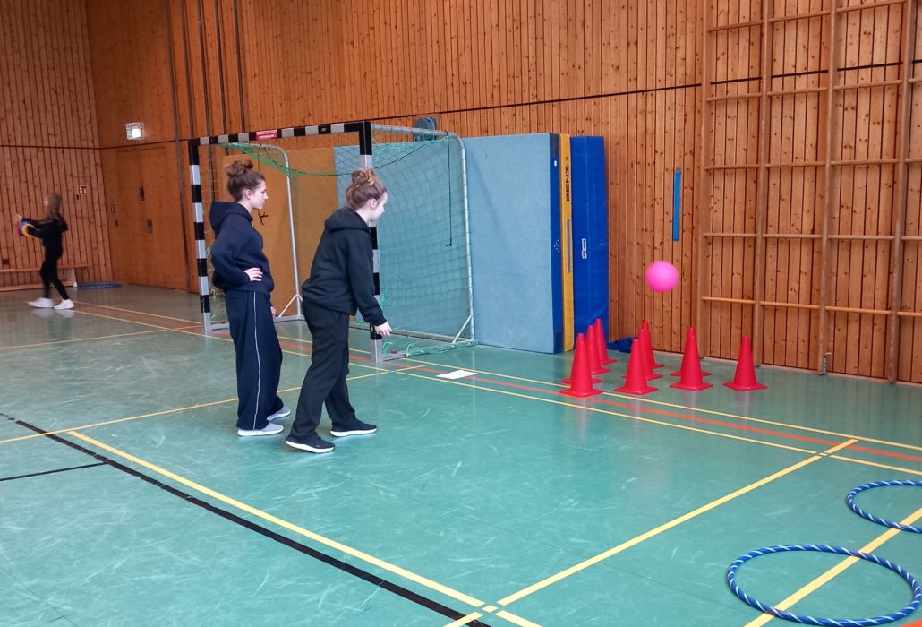 TPS-Zweierprellball-Kegeln II